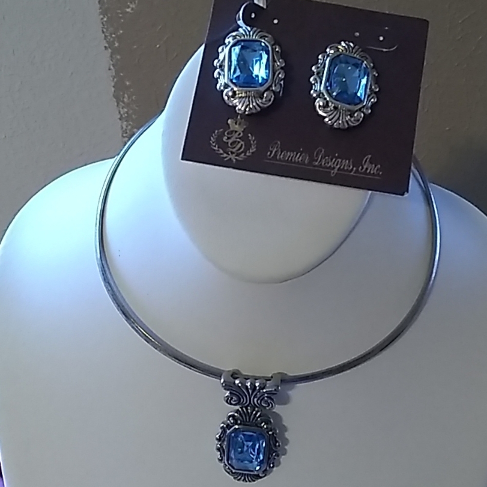 😍😁FABULOUS!/BLUE RIGHNSTONES PENDANT SET😍🤗 - Picture 8 of 8